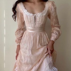 70s Vintage Gunne Sax Prairie cottage ruffle Victorian romance country dress